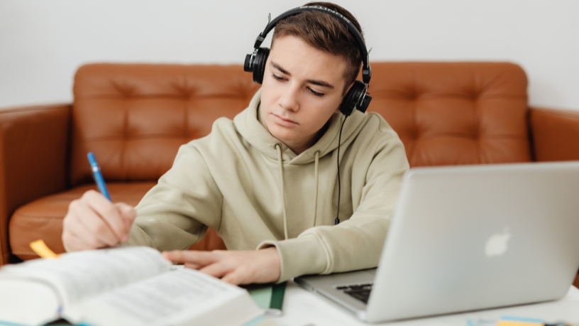 Descubra quais micro pílulas geram mais impacto e retenção no aprendizado com o olhar de Sérgio Bento De Araújo.