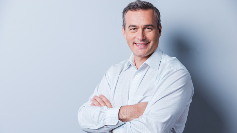 Neste artigo, Andrey de Oliveira Pontes explica como o excesso de ruído afeta a vida contemporânea e por que o silêncio ganhou tanto valor.